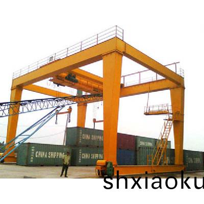 通用(yong)門(men)式起(qi)重(zhong)機(ji)3