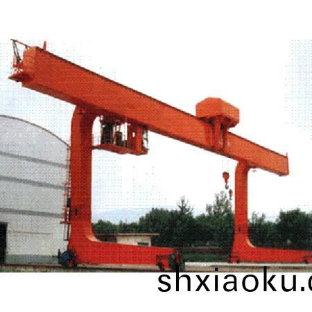 通用門式起(qi)重機6